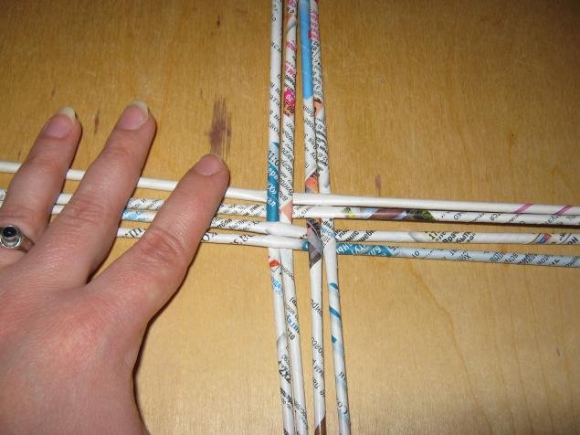 плетение из трубочек для начинающих пошагово. плетение из газетных трубочек. плетение из трубочек для начинающих пошагово. плетение из газетных трубочек для начинающих пошагово. мк плетение из газетных трубочек для начинающих.