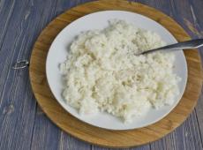 פשטידות מטוגנות עם אורז, ביצה ובצל